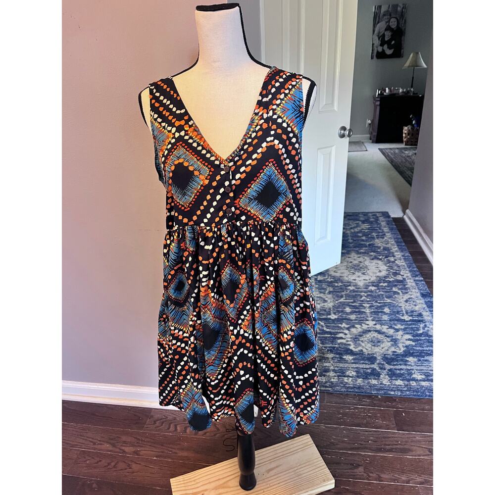Woman's sz M - Blue Print DRESS - en creme - Open back w lattice - silky polystr